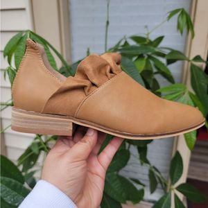5.5-10 Toffee flare top pointed shoe